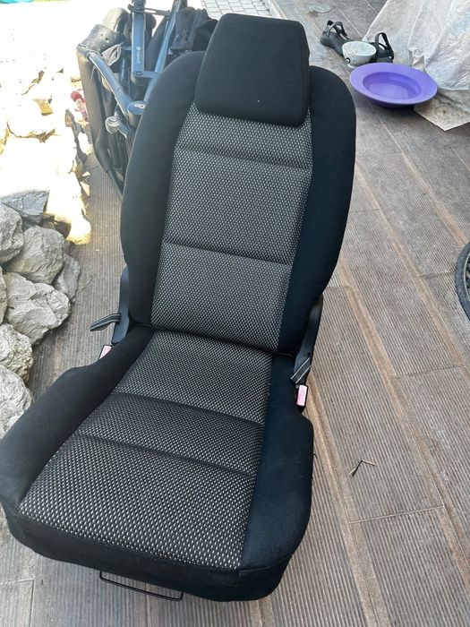 Vendo dois bancos peugeot 307 de 7 lugares