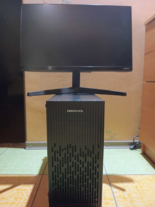 Ігровий ПК Ryzen 3 3300x монітор