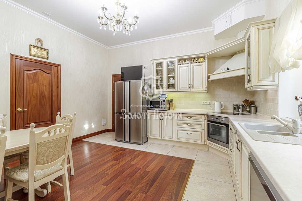 Будинок 2 поверхи, 5,8 сотки. Дизайнерський ремонт. с. Підгірці, озеро