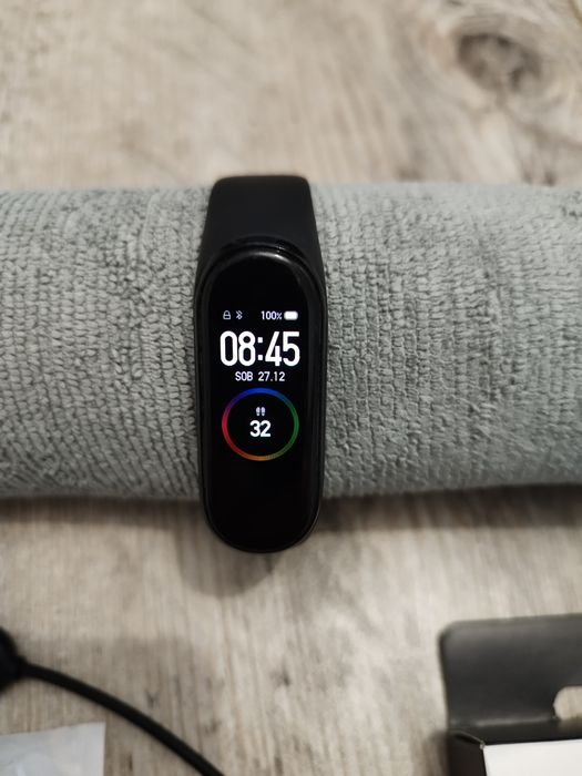 Opaska Xiaomi Mi band 4 + zapasowy nowy pasek