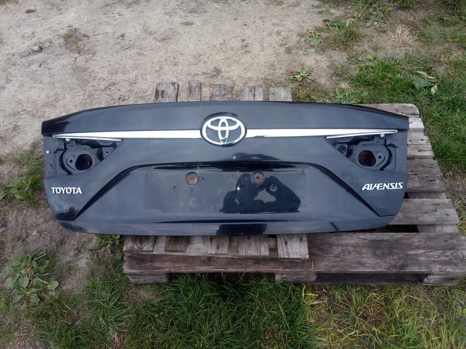 Toyota avensis t27 II LIFT 15-18  sedan klapa tylna kolor 209 czarny