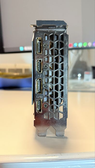 Placa gráfica RTX 3060 Ti 8GB em excelente estado