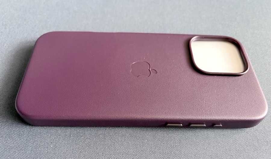Кожаный чехол-накладка для iPhone 16 Pro max