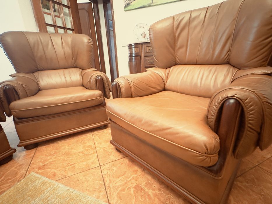 Sofá de 3 lugares e 2 Poltronas