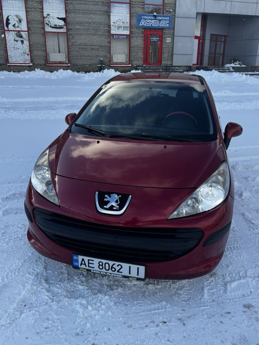 Продам  Peugeot 207  у відмінному стані