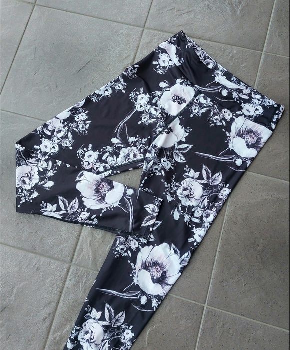 Legginsy dopasowane śliskie kwiatki wyższy stan S/M Nowe Shein