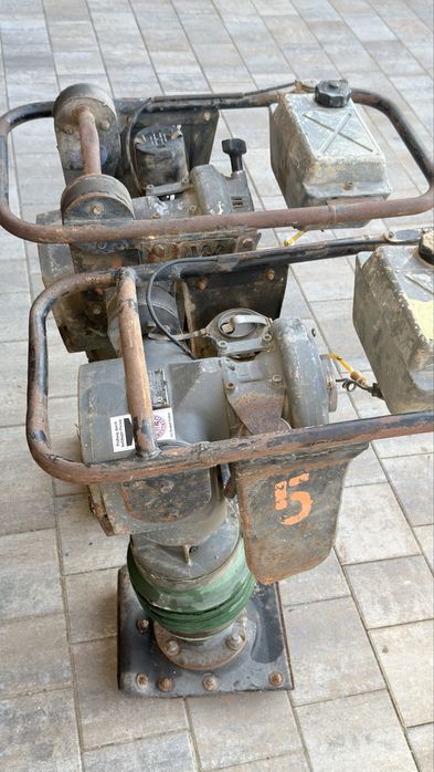 2 szt Skoczki Wvacker