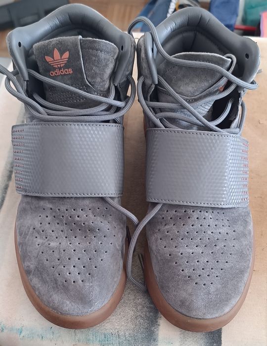 Tênis adidas tubular