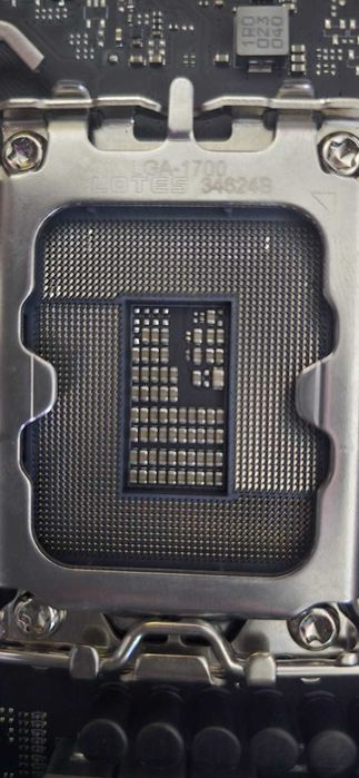Motherboard ASUS Z790-BTF WIFI (Ler Descrição)