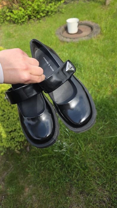 Damskie buty charles& keith 38