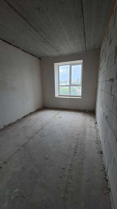 Простора квартира в якісному сучасному будинку