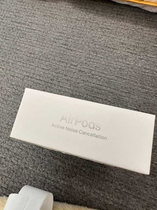 Słuchawki bezprzewodowe dokanałowe AirPods 4