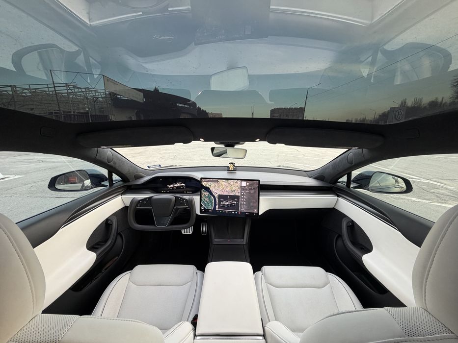 TESLA PLAID 2024 1033 к.с.