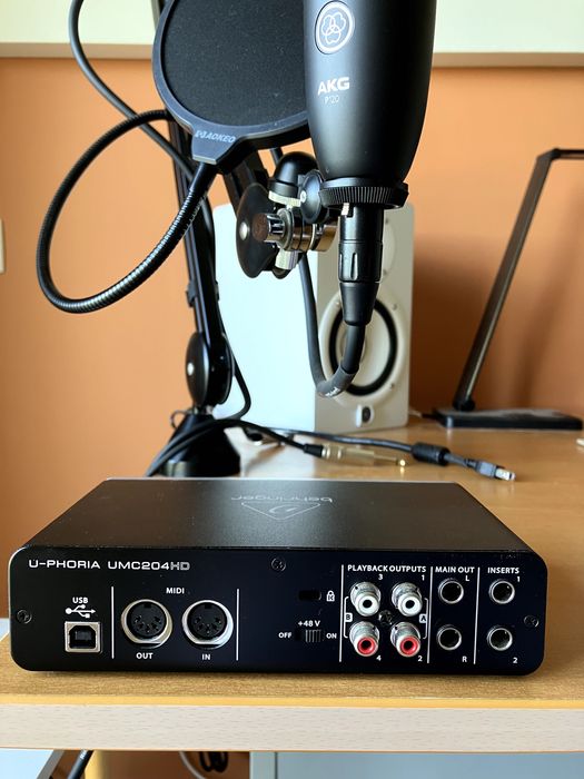 Placa de Som Behringer UMC204HD Interface Áudio USB 2x4 + Cabo USB | Como Nova + Caixa Original