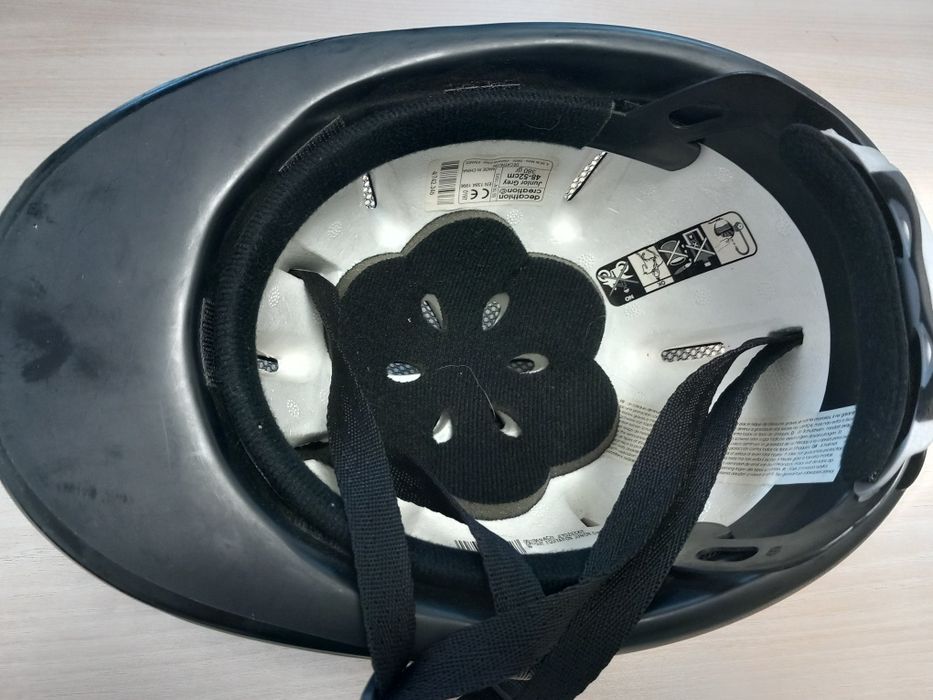 Sprzedam kask dla dziecka do jazdy konnej rozmiar 48-52 cm.