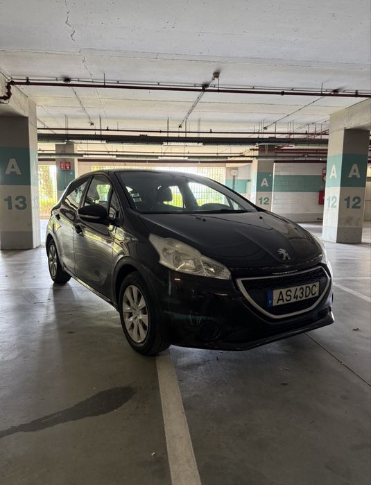 Pegueot 208 com 130,000km 1.2 gasolina aceito retoma ou troca