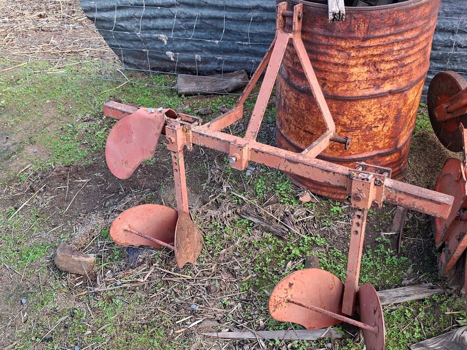 Conjunto 5 Alfaias AGRÍCOLAS (Frese, Caixa, Charrua) p/ Mini Trator