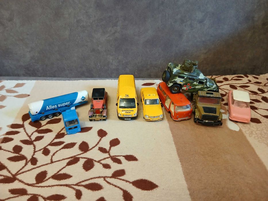 Машинка ссср ранняя пластик Ераз ГАИ.танк.зил.