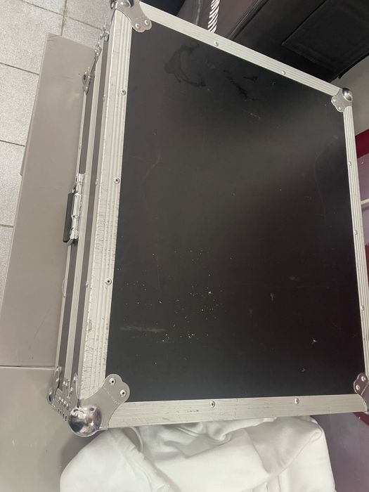 Mesa Mistura Yamaha + Hard Case / 16 canais (como nova)