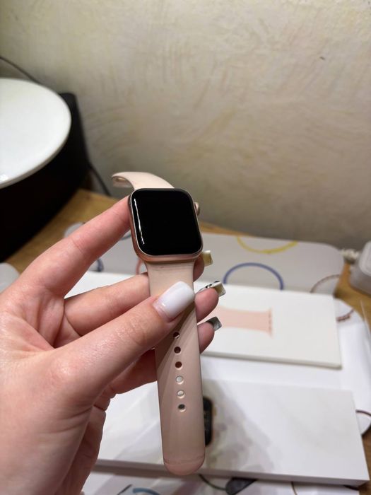 Apple watch Watch SE 40 mm акб 100% гарний  стан комплект