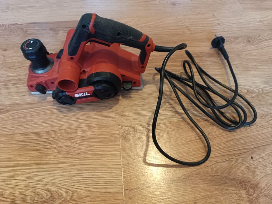 Strug elektryczny Skil 710W 1590