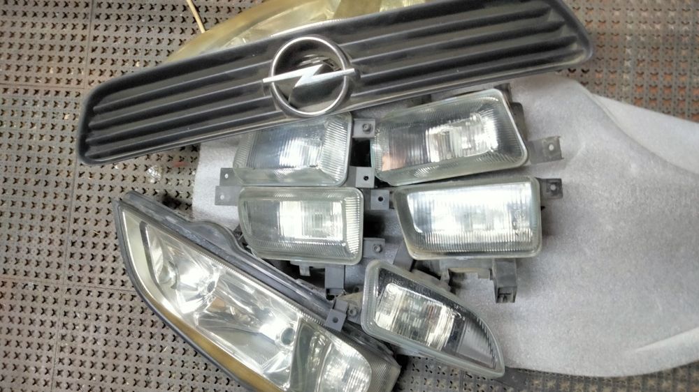 Vendo Faróis mais grelha do OPEL ASTRA