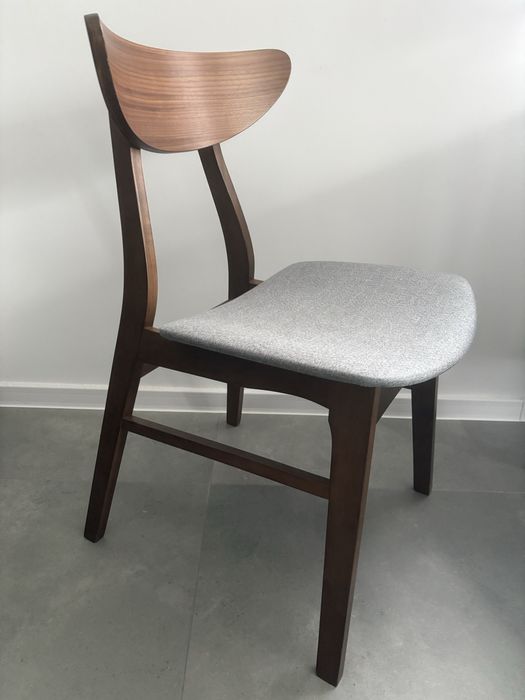 Sprzedam stół i trzy krzesła