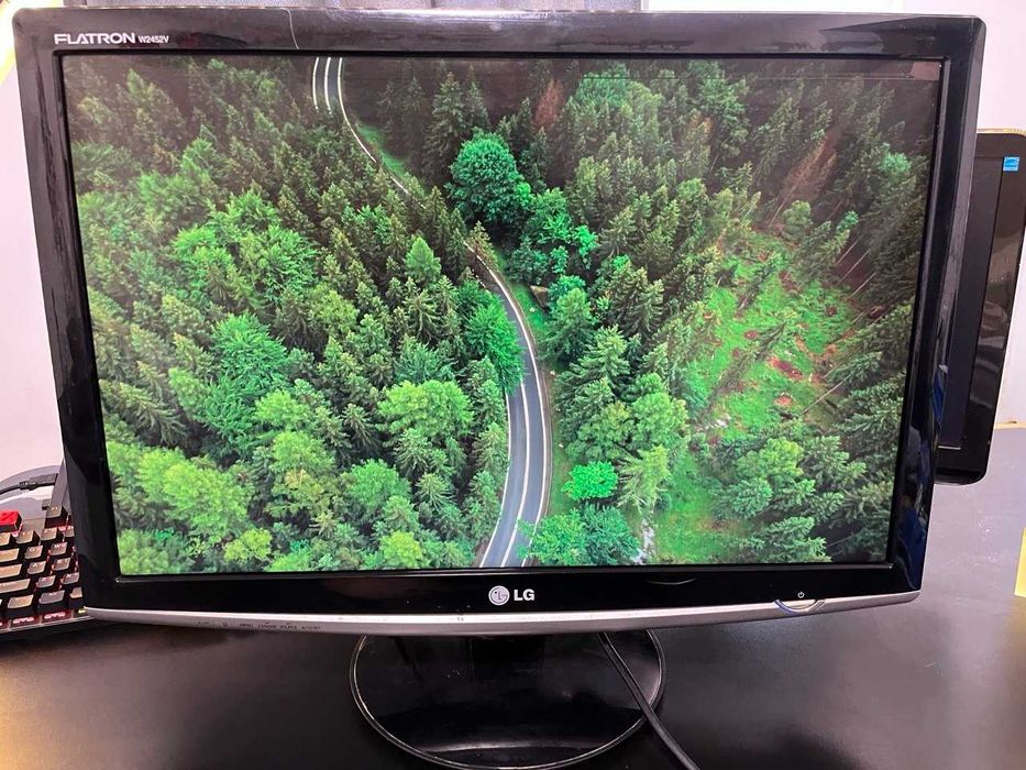 Монітор 24" дюйми LG FLATRON W245V