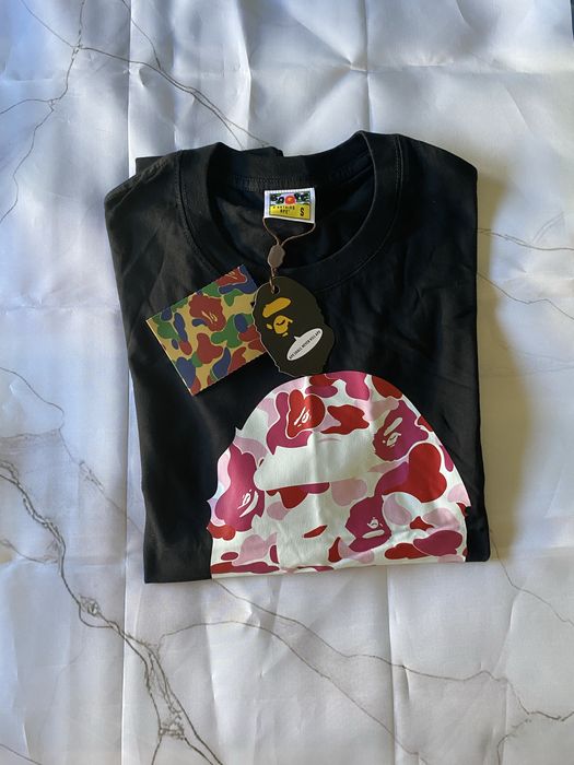 Tshirt preta e rosa da Bape