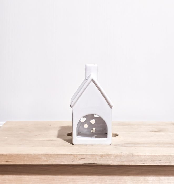 Świecznik domek cermika biały tealight domek serca  lampion latarnia