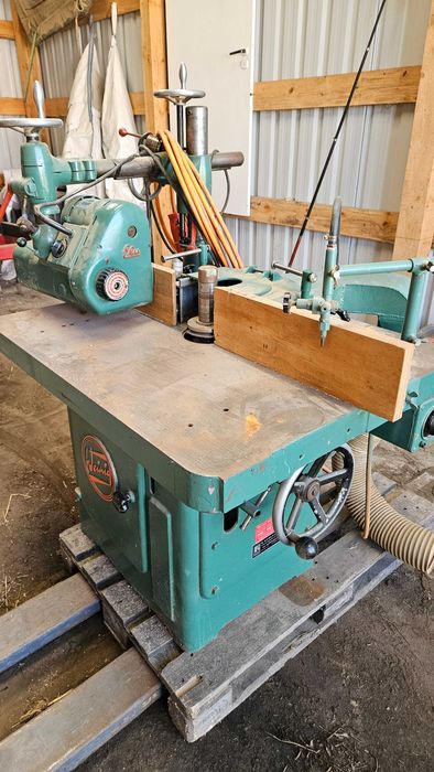 Niemiecka frezarka dolnowrzecionowa  z czołgiem + frezy+ przecinarka