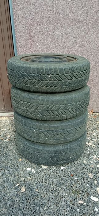 Koła felgi ET36 4x100 opony zimowe Nissan Micra 175/65R 14