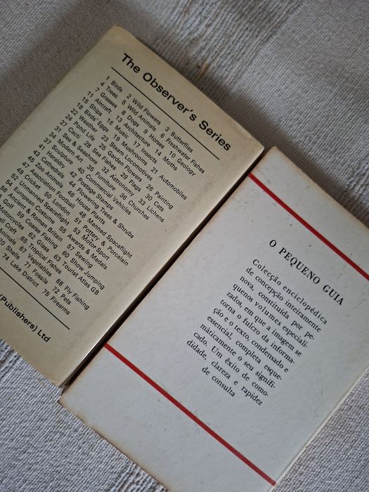 Livros antigos sobre carros desportivos e camiões