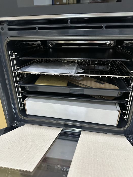 Nowy piekarnik konwekcyjno parowy  AEG TP9SB83FAT BlackMat