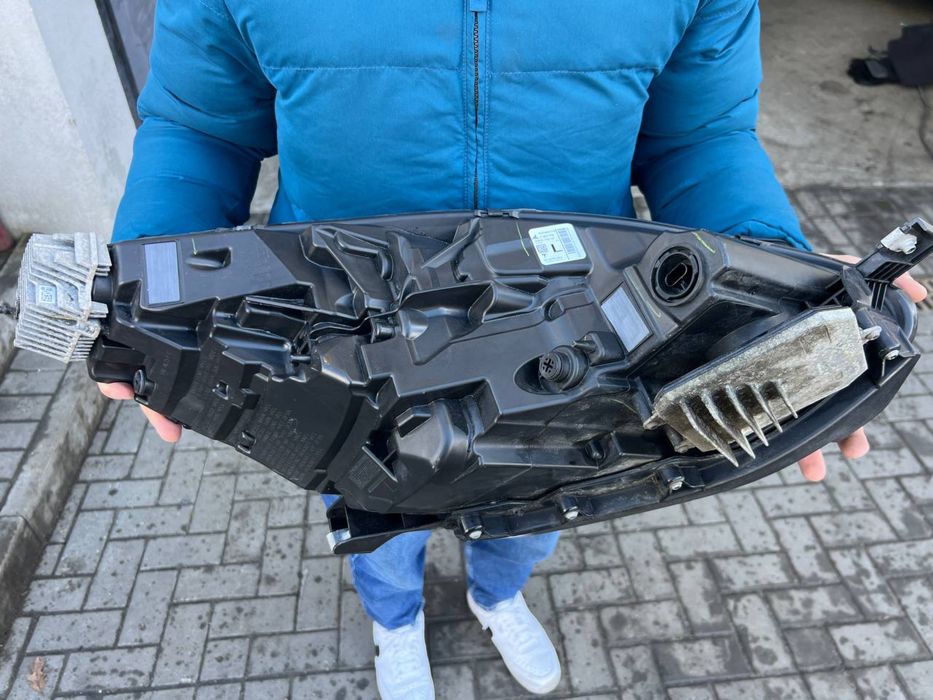 Фара Tesla model 3/Y