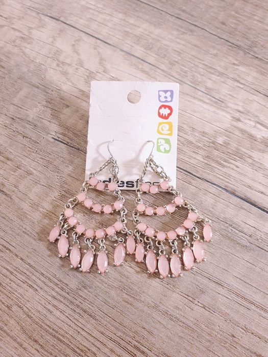 Brincos de pedras cor de rosa da marca Ladies First