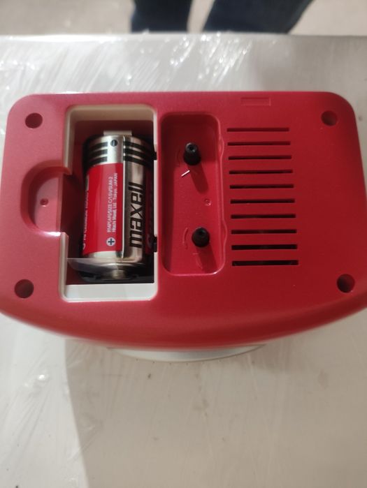 Relógio analógico despertador a pilhas. NOVO