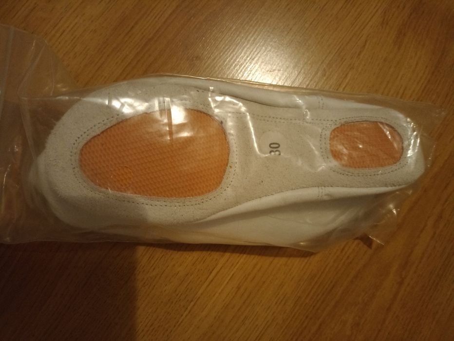Baletki na balet buty białe 30 antypoślizgowe miekkie