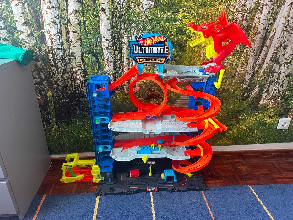Pista Hotwheels garagem com dragão como nova, montada com autocolantes completo