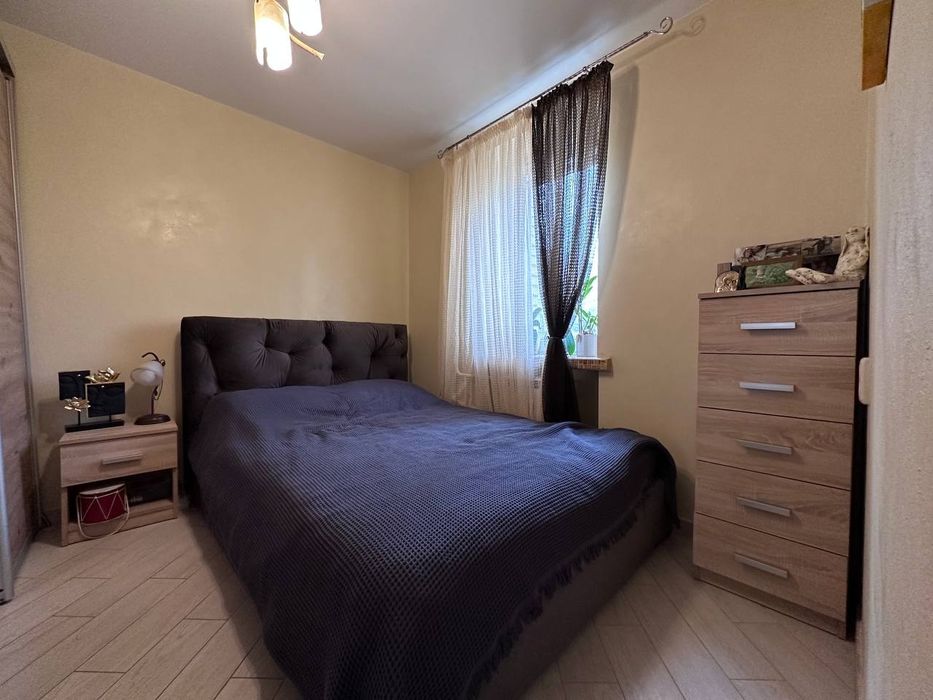 3-кімнатна квартира | 55-й мікрорайон | 2 поверх | цегляний будинок