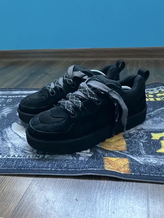 кросівки UGG Lo Lowmel