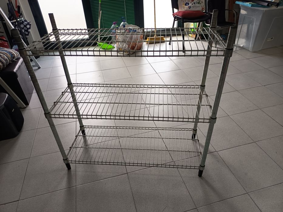 Estante de metal ikea