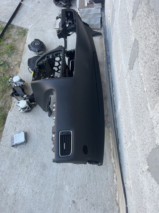 Торпеда безпека AIRBAG VW Jetta 6 джета6 консоль