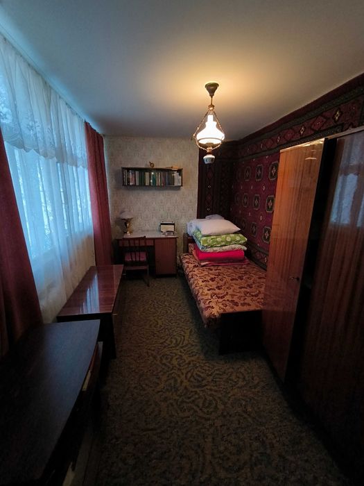 Ціну знижено. 2х кімнатна на Соборності(Доценка).