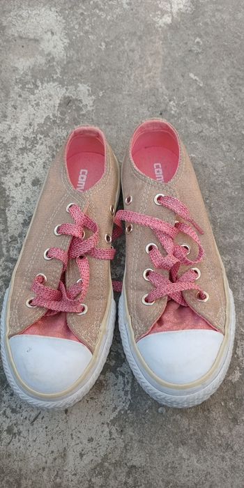 Кеди на дівчинкк