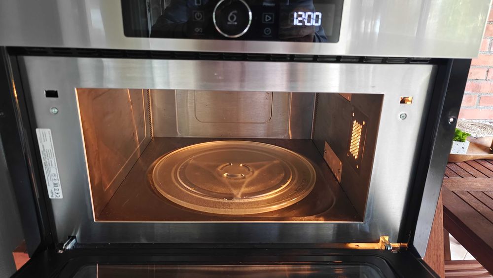 Kuchenka mikrofalowa Wirphool do zabudowy