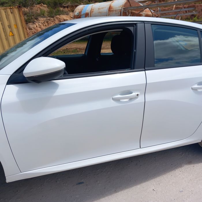 Portas completas Peugeot 208 fase 2 ( não tenho porta do condutor )