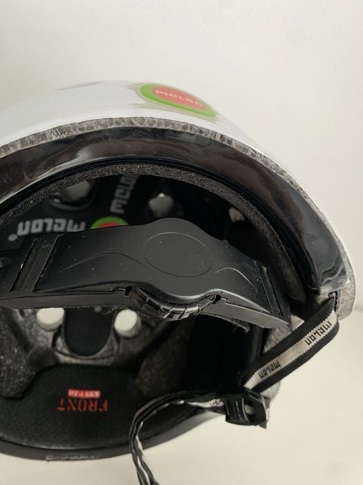 Capacete branco Melon bicicleta