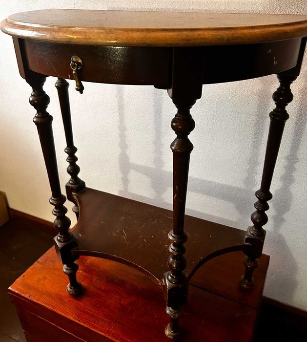 Consola móvel antigo