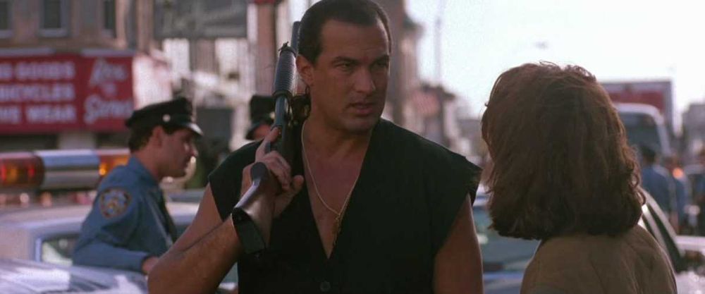 À PROCURA DE VINGANÇA (Steven Seagal) Realização de John Flynn